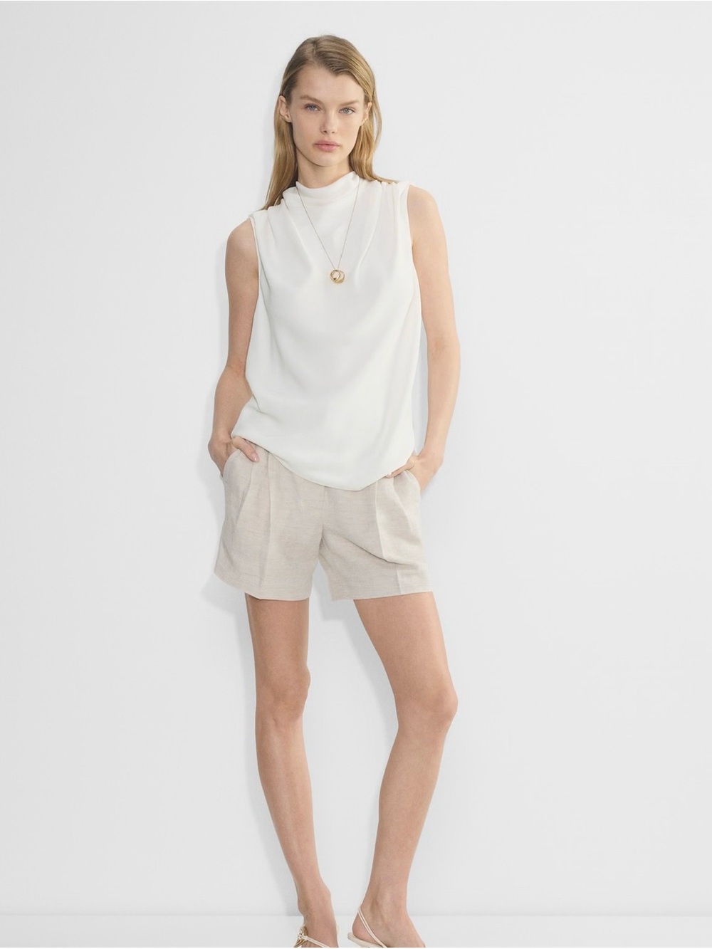 NWT Aritzia The Effortless Shorts Mid-Thigh High Rise in Natural Ecru Sz 8